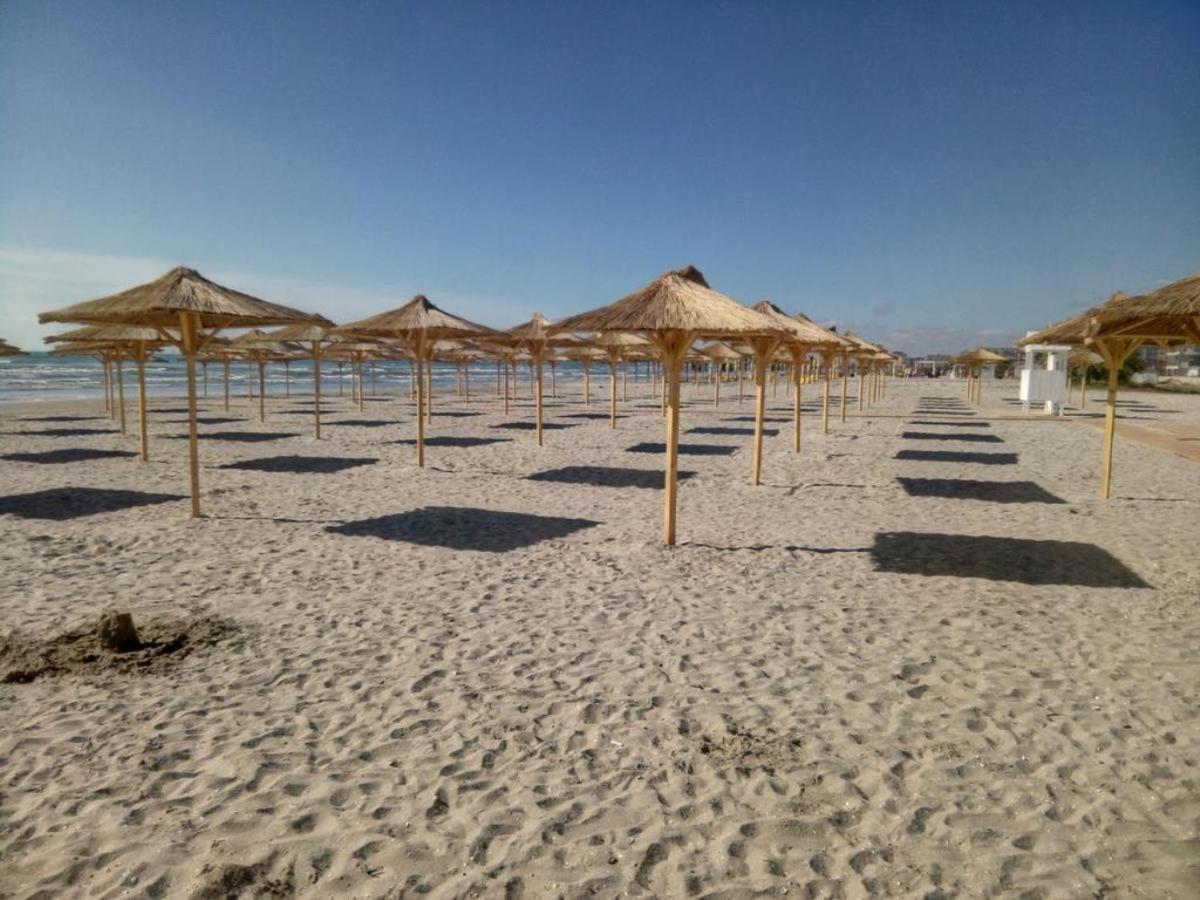Listone' Apartment 12 Mamaia Nord Năvodari Buitenkant foto